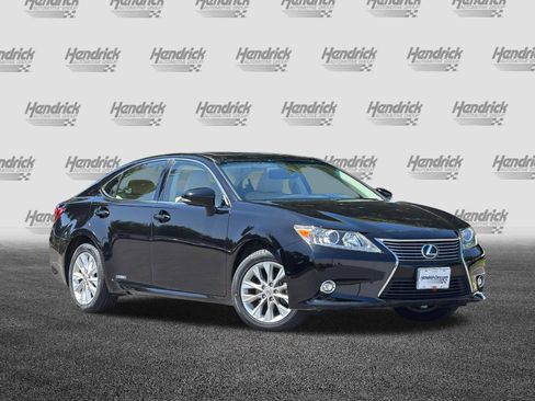 Used 2015 Lexus ES 300h w/ Navigation System Package FWD image 2