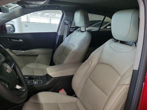Certified 2022 Cadillac XT4 Premium Luxury w/ Technology Package FWD image 11