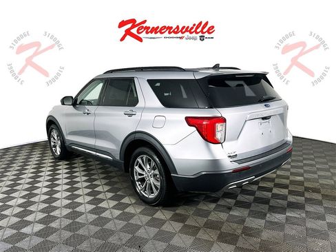 Used 2021 Ford Explorer XLT w/ Equipment Group 202A image 5