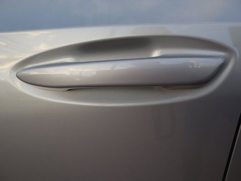 Used 2025 Lexus ES 350 w/ Premium Package image 12