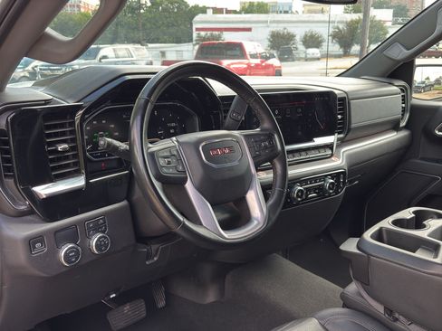 Used 2025 GMC Sierra 1500 SLT RWD image 11