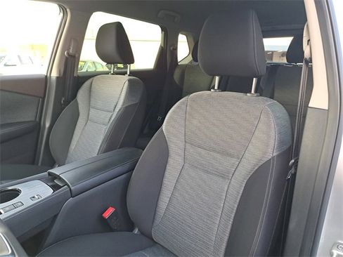 Used 2023 Nissan Rogue SV image 18