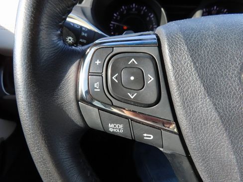 Used 2015 Toyota Avalon XLE image 14