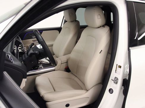 Certified 2025 Mercedes-Benz GLA 250 4MATIC image 19