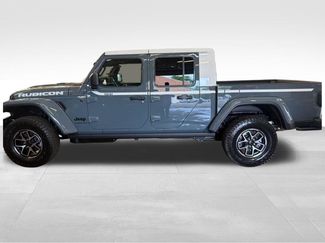 New 2026 Jeep Gladiator Rubicon w/ Whitecap Package AWD/4WD video 2