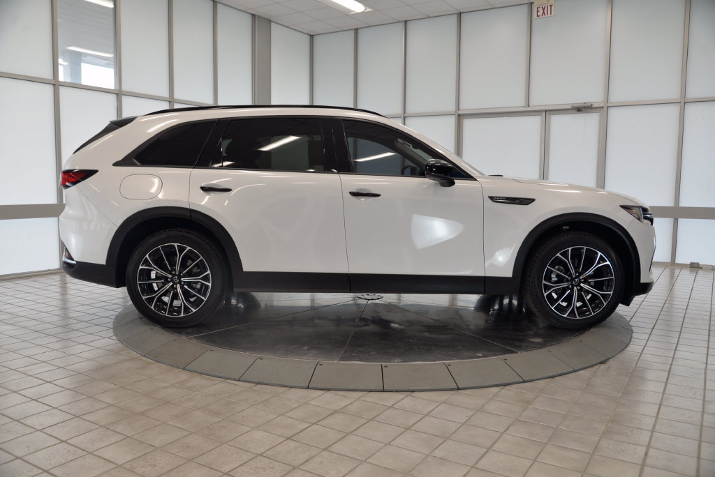Certified 2025 MAZDA CX-70 Plug-In Hybrid w/ Premium Pkg AWD/4WD image 9