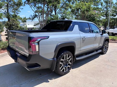 Used 2026 Chevrolet Silverado EV LT AWD/4WD image 10
