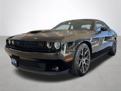 Used 2017 Dodge Challenger R/T w/ Quick Order Package 28P T/A RWD image 2