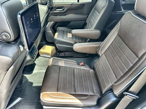 New 2026 GMC Yukon Denali Ultimate AWD/4WD image 16
