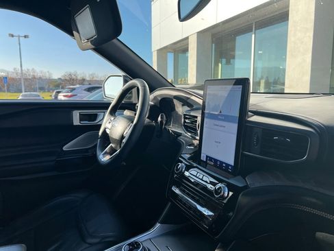 Used 2023 Ford Explorer Platinum w/ Technology Package image 25