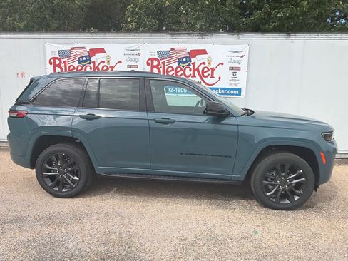 New 2026 Jeep Grand Cherokee Limited AWD/4WD image 2