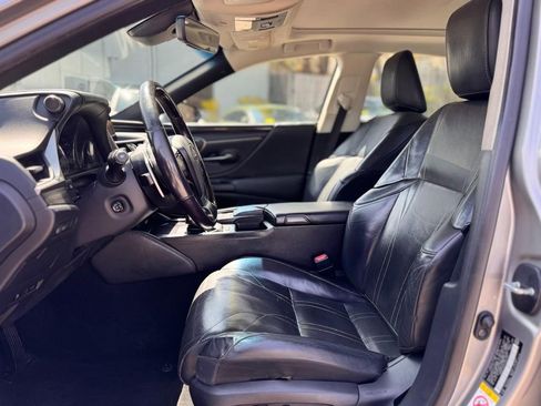 Used 2019 Lexus ES 350 Ultra Luxury FWD image 19