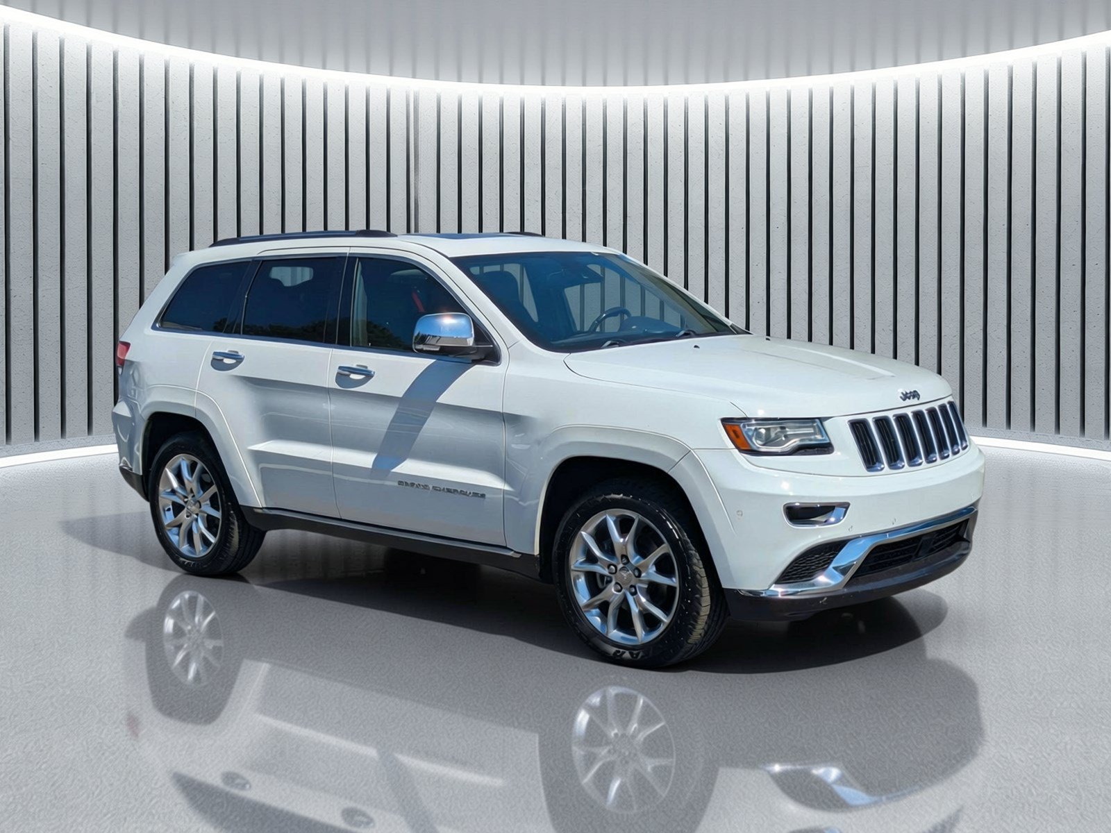 Used 2014 Jeep Grand Cherokee Summit AWD/4WD image 2