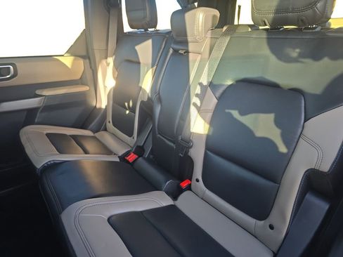 Used 2023 Ford Bronco Wildtrak image 15