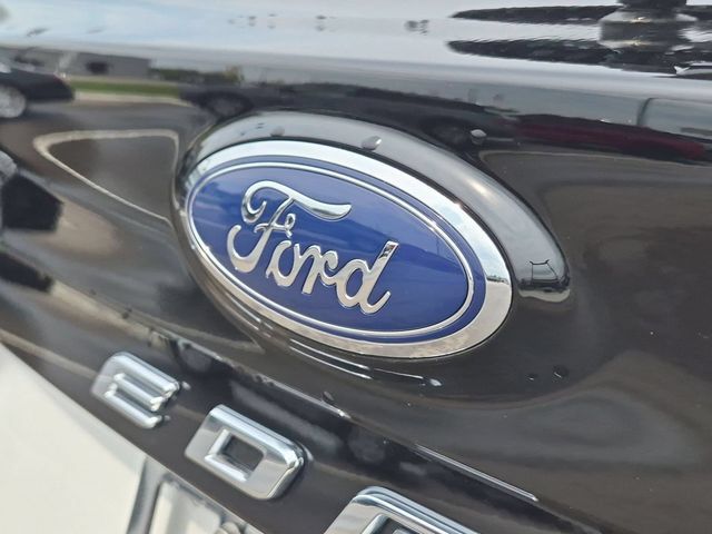 Used 2023 Ford Edge Titanium AWD/4WD image 9