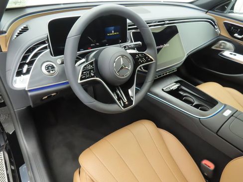 Certified 2025 Mercedes-Benz E 450 4MATIC Sedan image 9