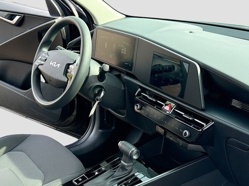 New 2025 Kia Niro LX image 5