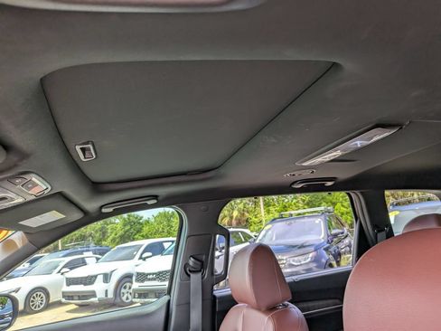 Used 2024 Kia Telluride EX FWD image 23