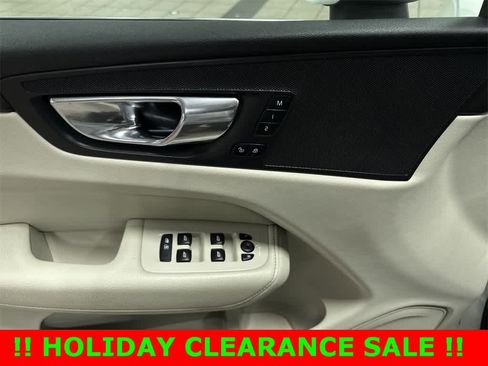 Used 2020 Volvo XC60 T5 Momentum image 22