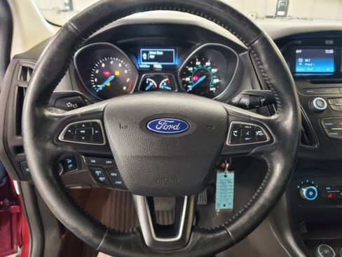 Used 2016 Ford Focus SE w/ SE Winter Package FWD image 15