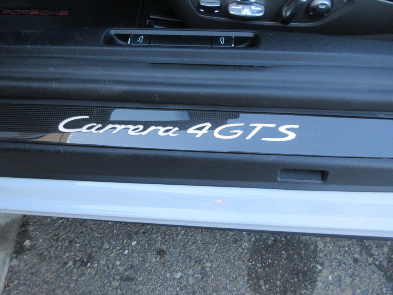 Used 2018 Porsche 911 Carrera GTS Cabriolet image 4