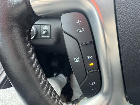 Used 2014 Chevrolet Traverse LT image 17