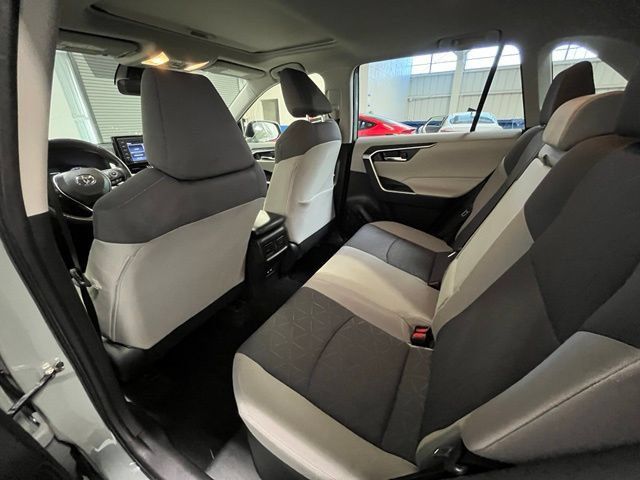 Used 2021 Toyota RAV4 XLE w/ Convenience Package AWD/4WD image 15