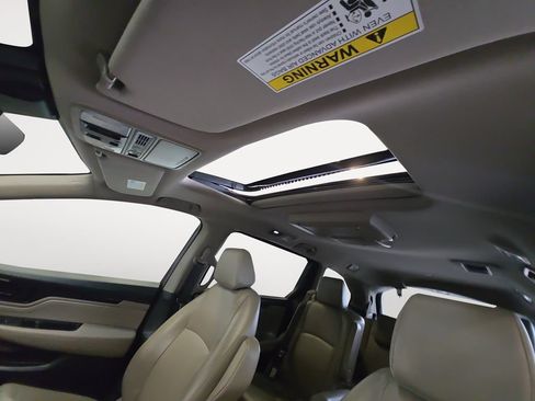 Used 2019 Honda Odyssey Elite image 17
