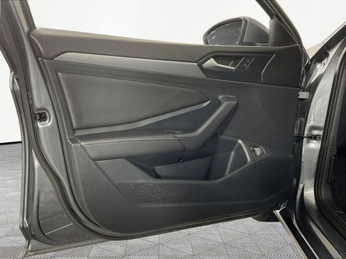 Used 2023 Volkswagen Jetta SE FWD image 19