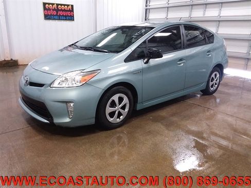 Used 2014 Toyota Prius Two image 4