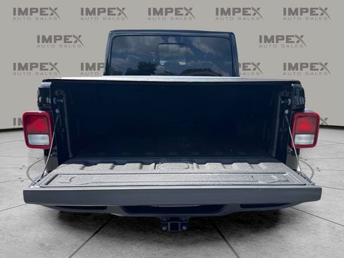 Used 2024 Jeep Gladiator Sport AWD/4WD image 18