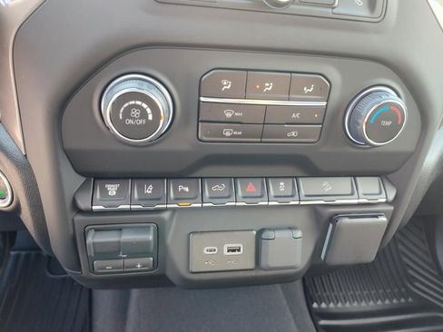 Used 2024 Chevrolet Silverado 2500 Custom w/ Custom Value Package image 18