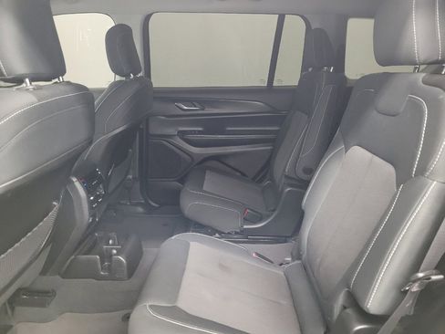 Used 2023 Jeep Grand Cherokee L Laredo AWD/4WD image 18