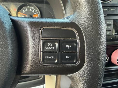Used 2016 Jeep Patriot Sport w/ Power Value Group AWD/4WD image 7