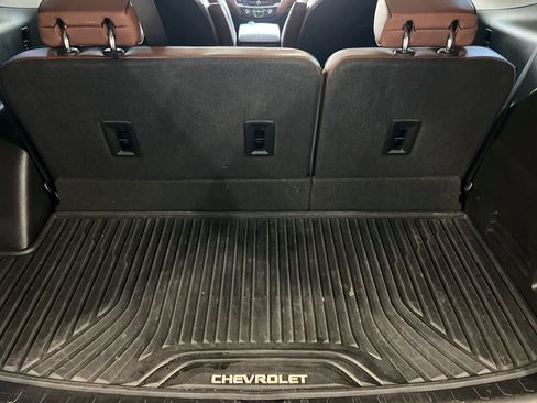 Used 2018 Chevrolet Traverse High Country AWD/4WD image 18