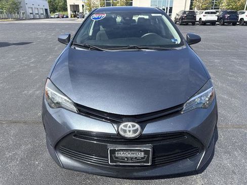 Used 2017 Toyota Corolla LE w/ Carpet Mat Package (TMS) FWD image 2