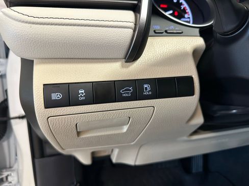 Used 2024 Toyota Camry XLE image 24