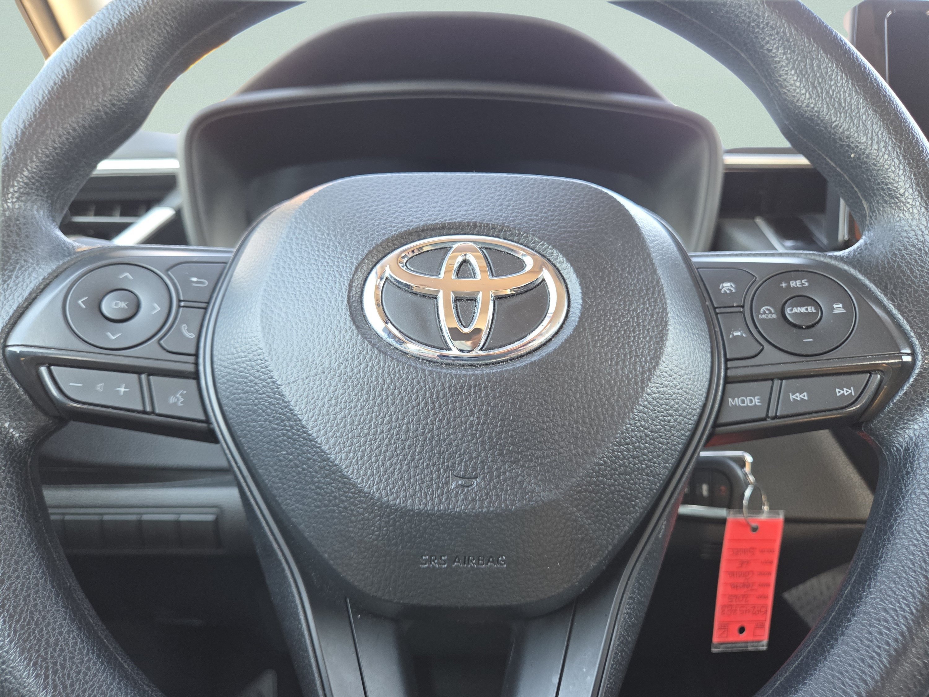 Used 2025 Toyota Corolla LE FWD image 28
