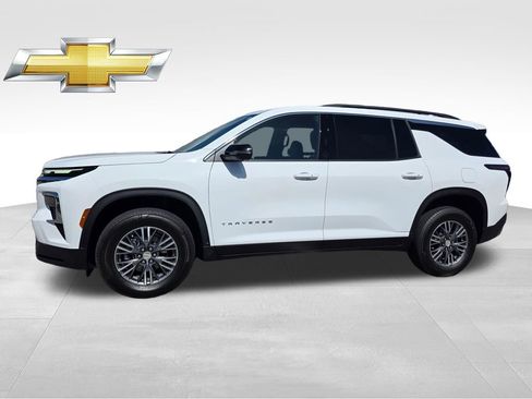 Certified 2024 Chevrolet Traverse LT image 3