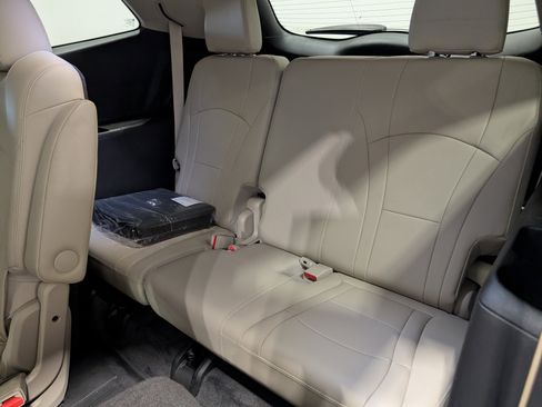 Used 2020 Buick Enclave Essence w/ Sound and Sites Package image 20