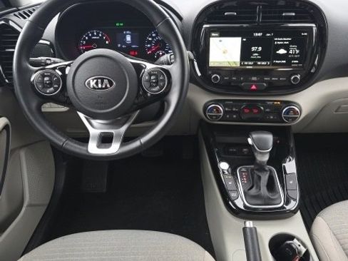 Used 2020 Kia Soul EX image 23