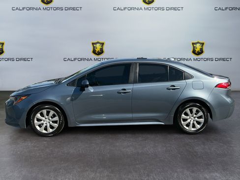 Used 2025 Toyota Corolla LE FWD image 2