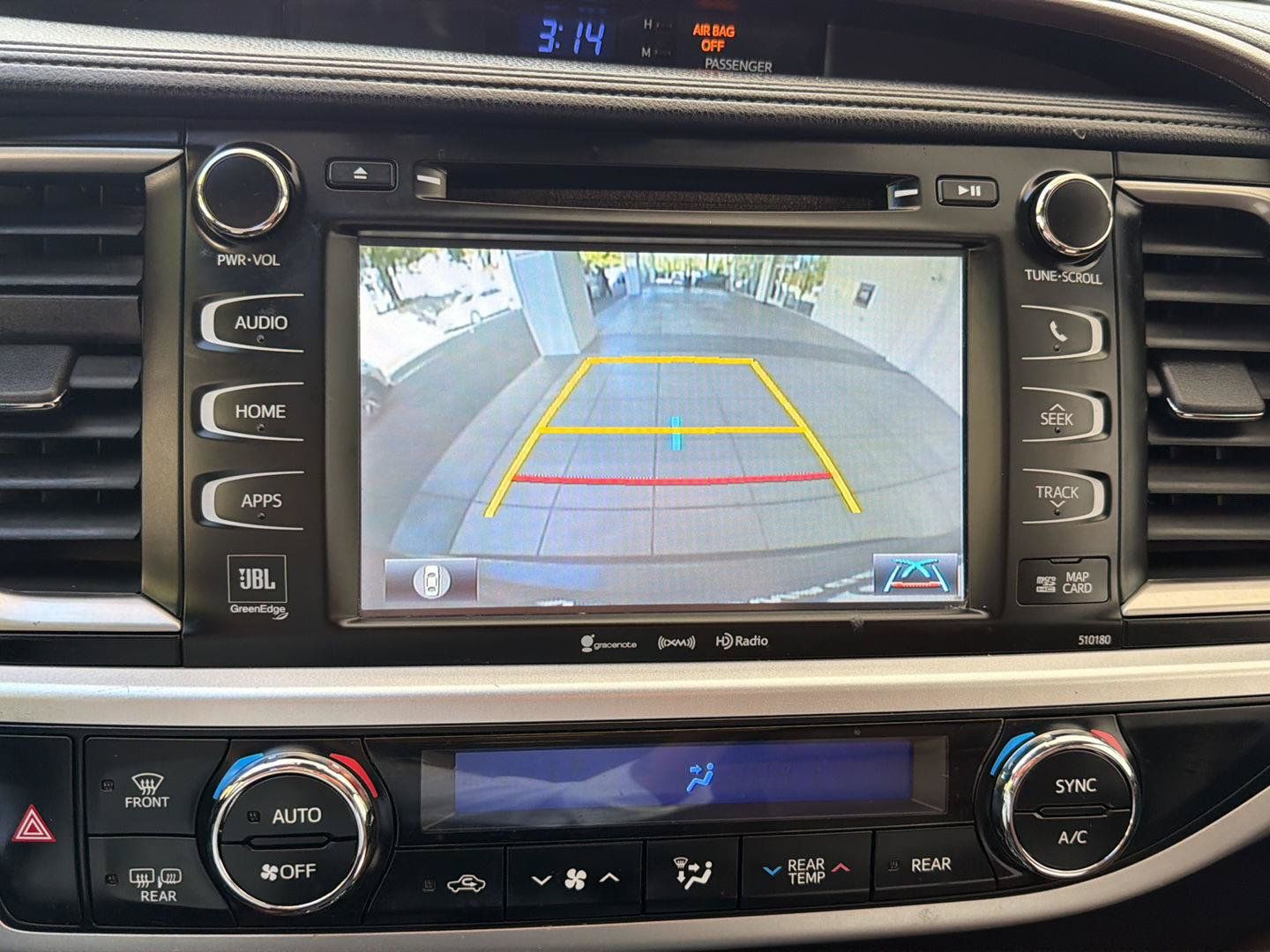 Used 2017 Toyota Highlander Limited Platinum AWD/4WD image 24
