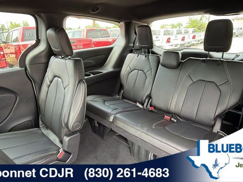 New 2026 Chrysler Pacifica Select w/ S Appearance Package FWD image 15