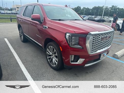 Used 2021 GMC Yukon Denali w/ Denali Premium Package AWD/4WD image 1