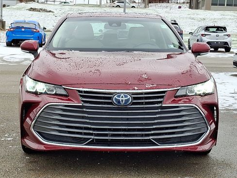 Used 2021 Toyota Avalon XLE image 2