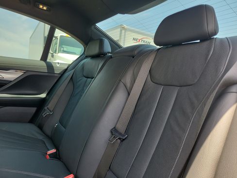 Used 2022 BMW 740i w/ M Sport Package RWD image 14