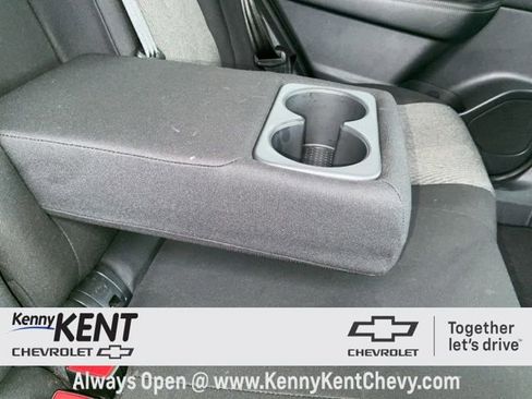 Used 2024 Nissan Rogue SV image 12