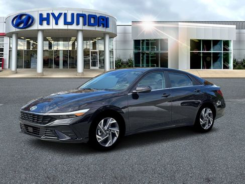 New 2026 Hyundai Elantra Limited FWD image 2