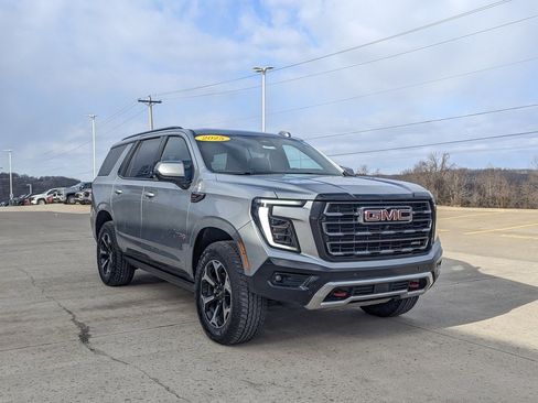 Used 2025 GMC Yukon AT4 w/ AT4 Premium Package image 5